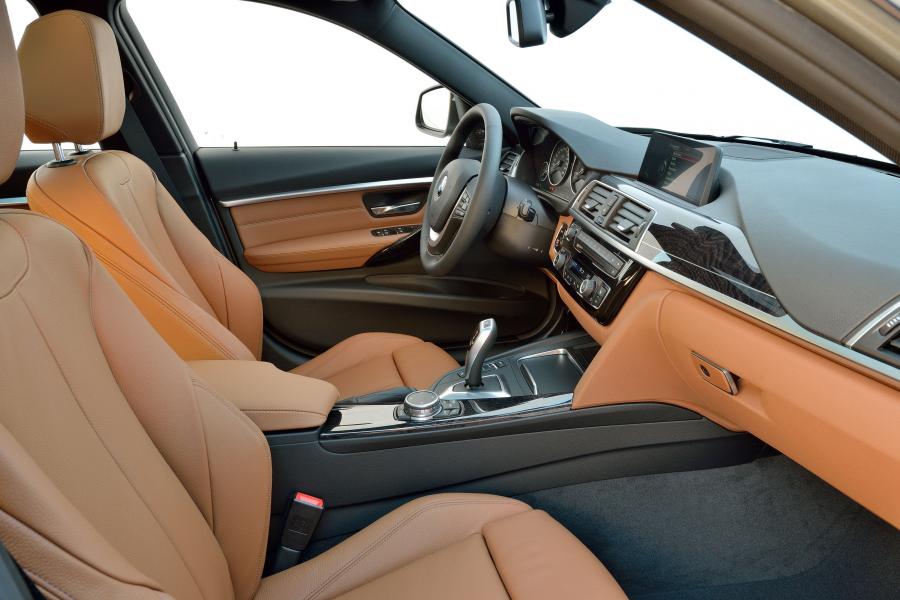 BMW 330d Touring Luxury Line 2015 года  (фото 27 из 28)